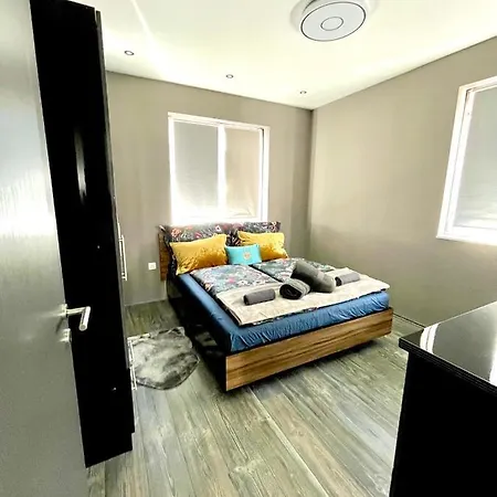 Peter & Roza Modern Apartmanhaz **** Balatonmariafurdo