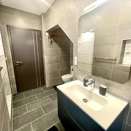 Apartment Peter & Roza Modern Apartmanhaz **** *