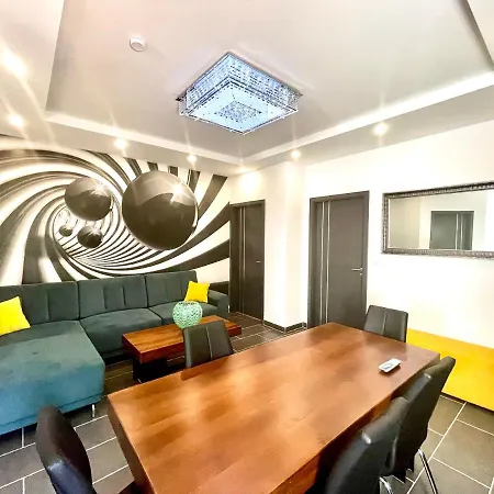 Peter & Roza Modern Apartmanhaz **** Apartmán