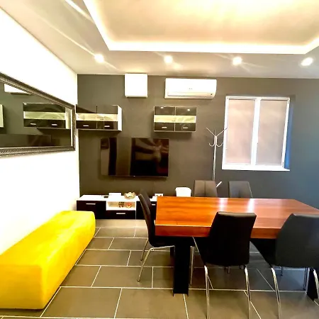 Peter & Roza Modern Apartmanhaz **** * Balatonmariafurdo