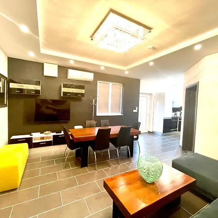 Peter & Roza Modern Apartmanhaz **** Apartment Balatonmariafurdo