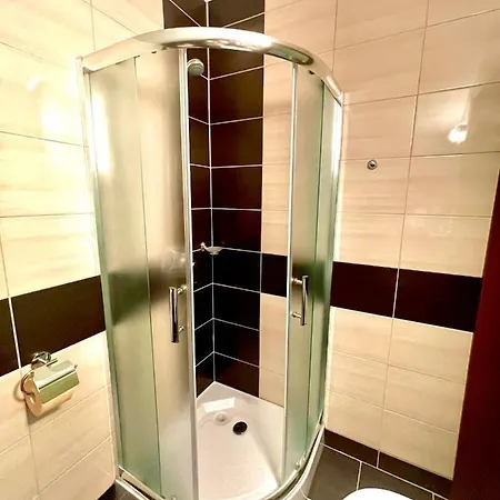Peter & Roza Modern Apartmanhaz **** * Balatonmariafurdo