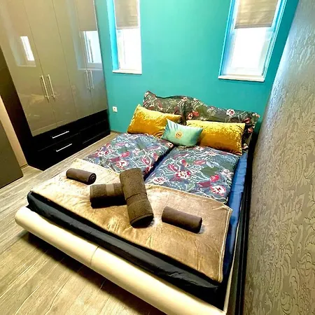 Peter & Roza Modern Apartmanhaz **** Apartment