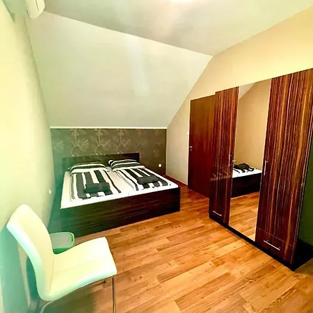 Peter & Roza Modern Apartmanhaz **** Apartment Balatonmariafurdo