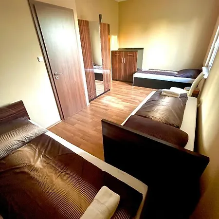 Apartment Peter & Roza Modern Apartmanhaz **** *