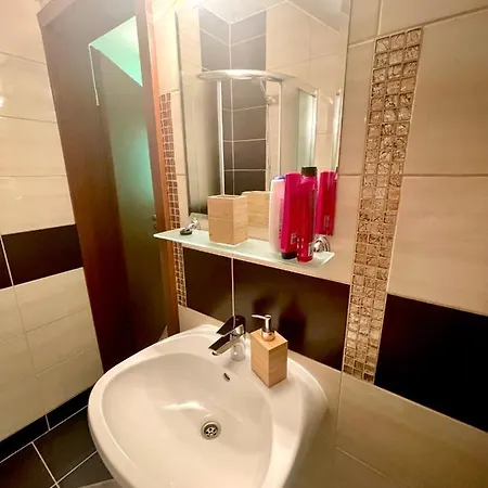 Peter & Roza Modern Apartmanhaz **** Balatonmariafurdo