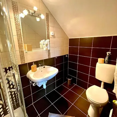 Peter & Roza Modern Apartmanhaz **** Apartment