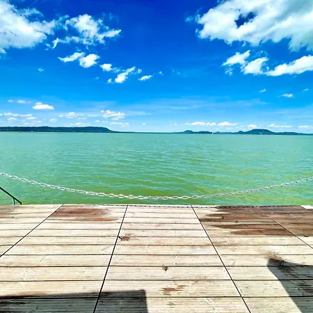 Peter & Roza Modern Apartmanhaz **** Balatonmáriafürdő