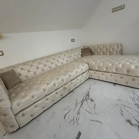 Peter & Roza Modern Apartmanhaz **** Apartment Balatonmariafurdo