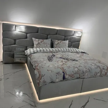 Peter & Roza Modern Apartmanhaz **** Balatonmariafurdo