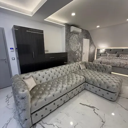 Peter & Roza Modern Apartmanhaz **** Apartment Balatonmariafurdo
