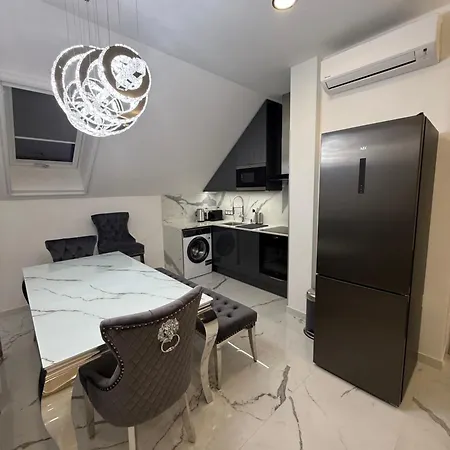 Peter & Roza Modern Apartmanhaz **** Apartment Balatonmariafurdo