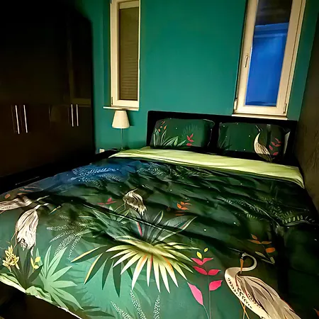 Peter & Roza Modern Apartmanhaz ****