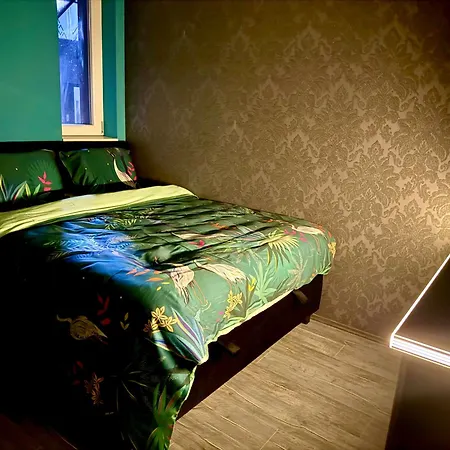 Peter & Roza Modern Apartmanhaz **** Apartment
