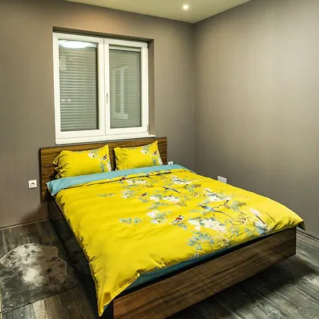 Peter & Roza Modern Apartmanhaz **** *