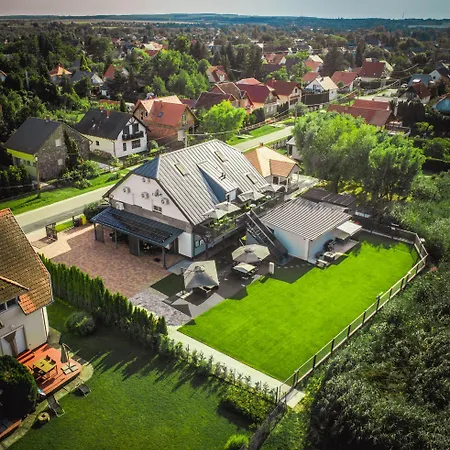 Peter & Roza Modern Apartmanhaz **** * Balatonmáriafürdő