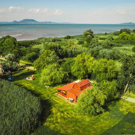 Peter&roza Modern **** * Balatonmáriafürdő